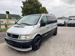 Silber Gebraucht 2000 Mercedes V230 Van / Kleinbus | 2.990 €