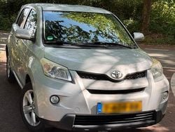 Silber Gebraucht 2009 Toyota Urban Cruiser SUV | 5.750 €