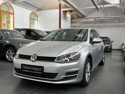 Silber Gebraucht 2015 VW Golf VII Comfortline Limousine | 8.900 € (Guter Preis)