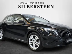 Schwarz Gebraucht 2015 Mercedes GLA220 Urban SUV | 18.990 € (Fairer Preis)