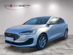 Moondust silber Neu 2025 Ford Focus Titanium X Limousine | 27.990 € (Guter Preis)