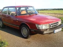 Kirschrot Gebraucht 1985 Saab 900 Kleinwagen | 7.500 €