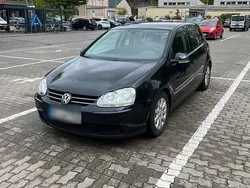 Schwarz Gebraucht 2006 VW Golf V Limousine | 2.800 € (Fairer Preis)