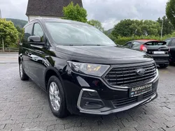Ink black Gebraucht 2023 Ford Tourneo Connect Titanium Van / Kleinbus | 25.900 € (Guter Preis)