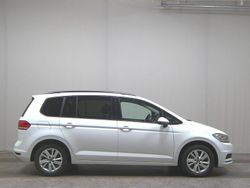 Weiss Gebraucht 2021 VW Touran Comfortline Van / Kleinbus | 17.980 € (Superpreis)