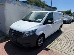 Weiß Gebraucht 2022 Mercedes Vito Van / Kleinbus | 26.990 €