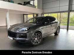 Grau Gebraucht 2024 Porsche Cayenne SUV | 106.900 € (Fairer Preis)