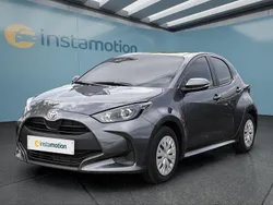 Grau Gebraucht 2023 Toyota Yaris Comfort Kleinwagen | 17.399 € (Fairer Preis)