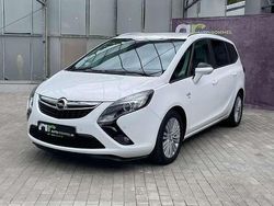 Weiß Gebraucht 2016 Opel Zafira Tourer drive Van / Kleinbus | 11.970 € (Teuer)