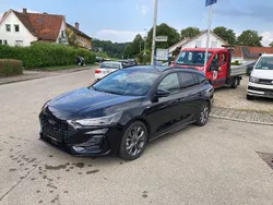 Schwarz Gebraucht 2024 Ford Focus ST-Line X Limousine | 26.980 € (Fairer Preis)