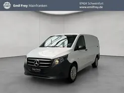 Brillantsilber metallic Gebraucht 2024 Mercedes Vito Van / Kleinbus | 42.790 €