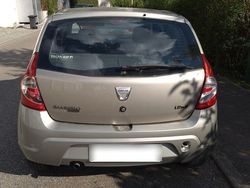 Grau Gebraucht 2009 Dacia Sandero Kleinwagen | 1.000 € (Guter Preis)