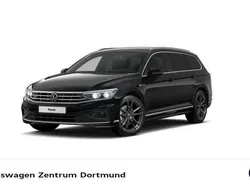Schwarz Gebraucht 2024 VW Passat R-line Kombi | 40.760 € (Teuer)