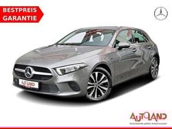 Silber Gebraucht 2021 Mercedes A140 Limousine | 26.990 €