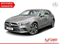 Silber Gebraucht 2021 Mercedes A140 Limousine | 26.990 €
