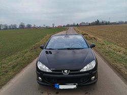 Schwarz Gebraucht 2002 Peugeot 206 CC Cabrio | 2.445 € (Teuer)