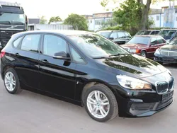 Schwarz ii Gebraucht 2018 BMW 225 Van / Kleinbus | 15.999 € (Fairer Preis)