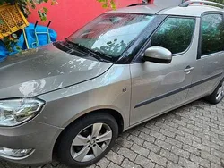 Grau Gebraucht 2014 Skoda Roomster Ambition Kombi | 6.950 € (Fairer Preis)
