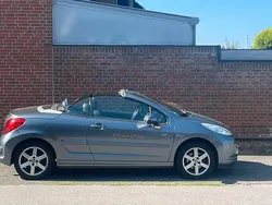 Grau Gebraucht 2009 Peugeot 207 CC Cabrio | 4.399 € (Etwas zu teuer)