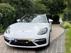 Weiß Gebraucht 2019 Porsche Panamera Turbo Sport Turismo Limousine | 83.000 € (Etwas zu teuer)