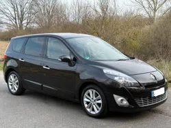 Schwarz Gebraucht 2010 Renault Scénic III Luxe Van / Kleinbus | 3.999 € (Fairer Preis)