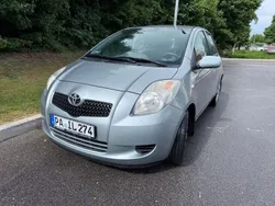 Silber Gebraucht 2006 Toyota Yaris Sol Limousine | 2.990 € (Teuer)
