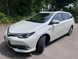 Weiß Gebraucht 2016 Toyota Auris Touring Sports Kombi | 14.800 € (Fairer Preis)