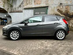 Grau Gebraucht 2015 Ford Fiesta Titanium Kleinwagen | 7.500 € (Fairer Preis)