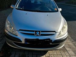 Grau Gebraucht 2002 Peugeot 307 Limousine | 1.200 € (Superpreis)