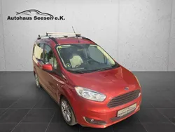 Venicerot metallic Gebraucht 2014 Ford Tourneo Courier Titanium Van / Kleinbus | 4.790 € (Etwas zu teuer)