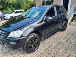 Schwarz Gebraucht 2007 Mercedes ML350 SUV | 6.980 €