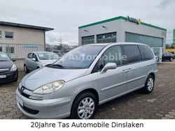 Grau Gebraucht 2007 Peugeot 807 Tendance Van / Kleinbus | 2.999 € (Etwas zu teuer)