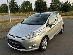 Silber Gebraucht 2009 Ford Fiesta Limousine | 2.750 € (Fairer Preis)
