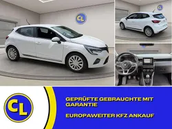 Weiß Gebraucht 2022 Renault Clio V Intens Limousine | 12.990 € (Guter Preis)