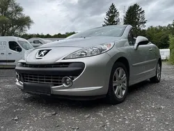 Silber Gebraucht 2009 Peugeot 207 CC Cabrio | 1.550 € (Guter Preis)