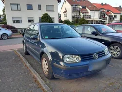 Blau Gebraucht 2001 VW Golf IV Limousine | 2.500 € (Teuer)