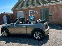 Grau Gebraucht 2012 Mini Cooper D Cabriolet Cabrio | 7.800 € (Etwas zu teuer)