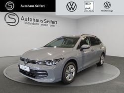 Grau Gebraucht 2024 VW Golf VIII Life Kombi | 23.900 € (Fairer Preis)