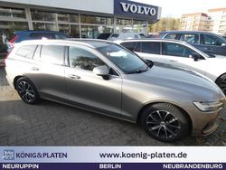 Grau Gebraucht 2020 Volvo V60 Momentum Kombi | 25.990 € (Fairer Preis)
