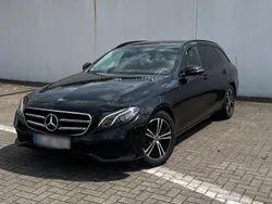 Schwarz Gebraucht 2017 Mercedes E200 Night Kombi | 21.300 €