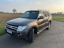 Braun Gebraucht 2010 Mitsubishi Pajero Instyle SUV | 15.500 € (Fairer Preis)