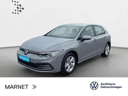 Mondsteingrau Gebraucht 2024 VW Golf VIII Life Limousine | 30.690 € (Etwas zu teuer)