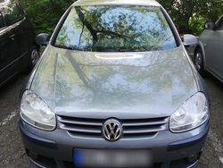 Grau Gebraucht 2006 VW Golf V Limousine | 3.900 €