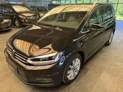 Schwarz Gebraucht 2024 VW Touran Highline Van / Kleinbus | 33.750 € (Fairer Preis)