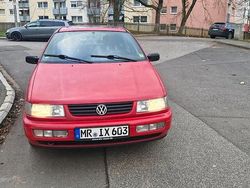 Rot Gebraucht 1995 VW Passat Limousine | 750 €
