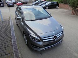 Grau Gebraucht 2015 Mercedes B220 Van / Kleinbus | 18.900 € (Fairer Preis)