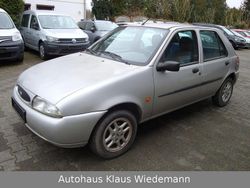 Silber Gebraucht 1999 Ford Fiesta Style Limousine | 400 € (Guter Preis)