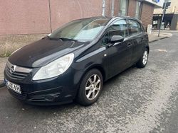 Schwarz Gebraucht 2009 Opel Corsa Limousine | 2.000 € (Guter Preis)