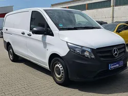 Arktikweiss Gebraucht 2023 Mercedes Vito Van / Kleinbus | 22.990 €