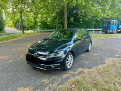 Schwarz Gebraucht 2017 VW Golf VII Highline Limousine | 13.500 € (Etwas zu teuer)